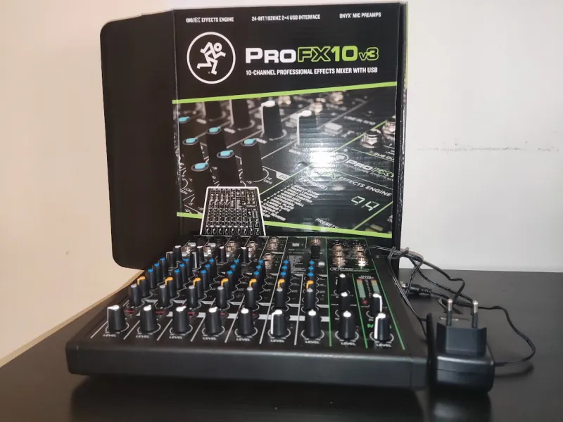 Mackie Pro Fx10 V3 hangkártya és Mixer