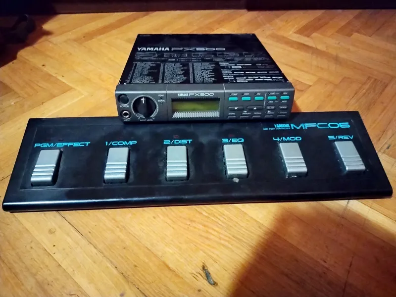YAMAHA FX500 Multieffekt Prozessor
