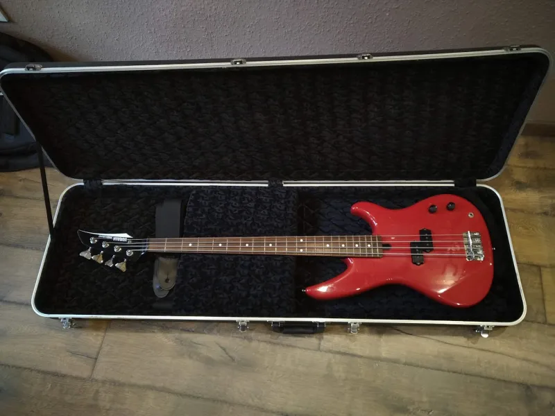 YAMAHA RBX-200 Bajo eléctrico