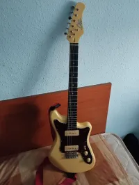 EKO Camaro VR2 90 Elektrická gitara [September 16, 2024, 4:46 am]