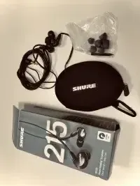 Shure SE215 In-ear monitor [September 10, 2024, 9:41 pm]