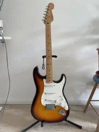 Fender Stratocaster MIM 1998 Electric guitar - Viktor Dobos [October 31, 2024, 5:59 pm]