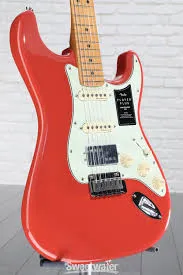 Fender Player Plus Stratocaster HSS MN