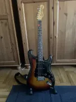 Squier Japan E serial stratocaster