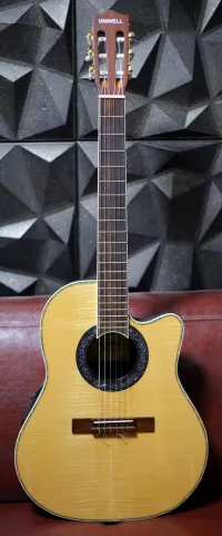 Uniwell LO300C Electro Acoustic klassische Gitarre [September 29, 2024, 10:46 pm]