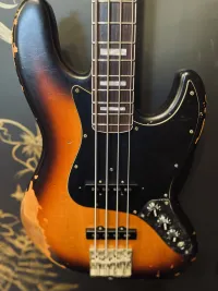 - Buzz Wasp Bass