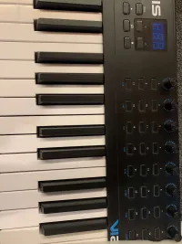 Alesis VI 25 Controlador MIDI [October 4, 2024, 4:42 pm]