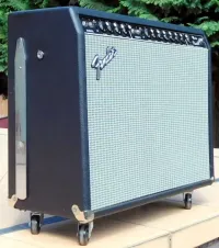 Fender Twin Reverb 1981 elektrónkové gitarové kombo - Sivi28 [June 6, 2025, 10:10 pm]