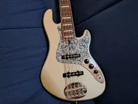 Lakland Darryl Jones 5 Limited Edition Basgitara 5 strún [October 3, 2024, 10:34 am]