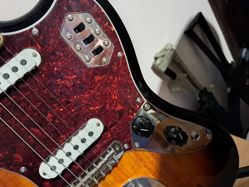 Squier Jaguar 70s Classic Vibe Elektromos gitár