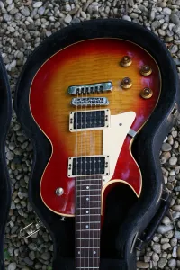 - 1990 The Heritage H140 USA Les Paul