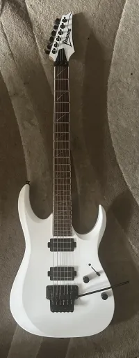 Ibanez RGD 320 Electric guitar [October 18, 2024, 11:29 am]