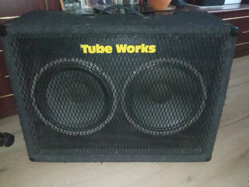 - Tube Works RT2100 Guitar combo amp