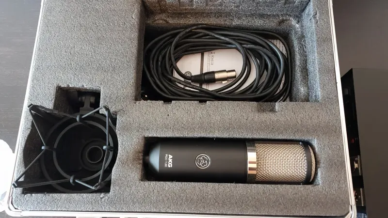 AKG P820 Kondenzátorový mikrofón