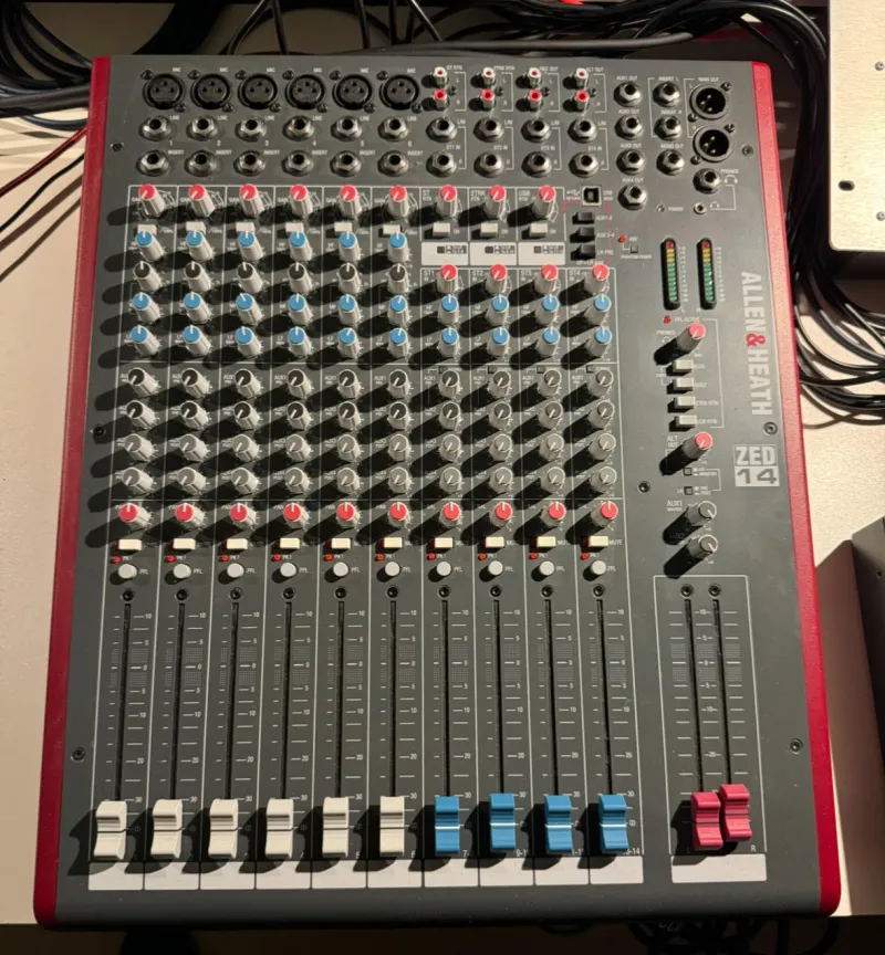 Allen & Heath ZED 14 Mezclador