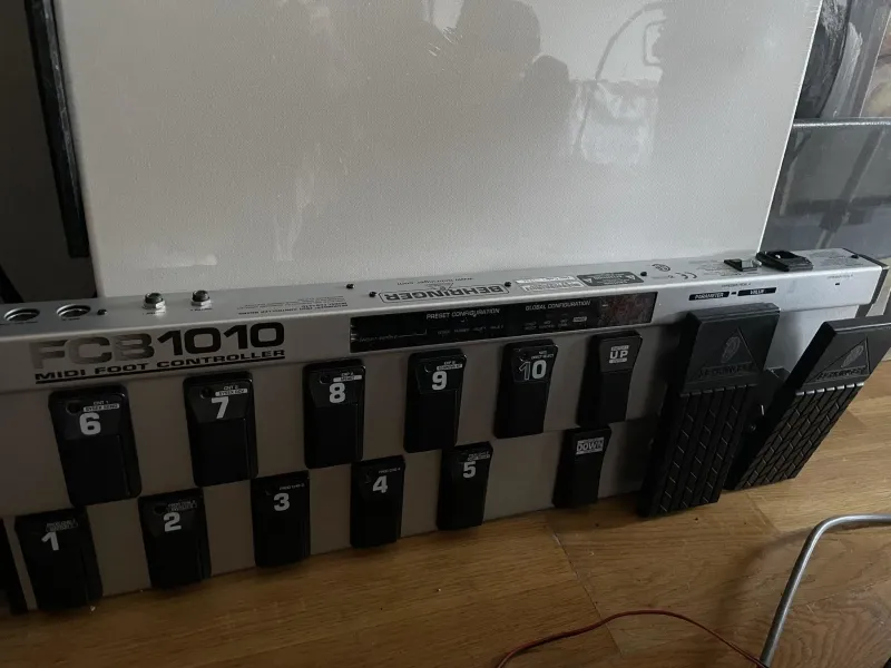 Behringer FCB1010 midi controller MIDI Fußschalter