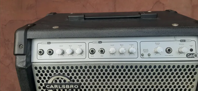 Calsbro Colt85 Kombinovaný zosilňovač pre gitaru