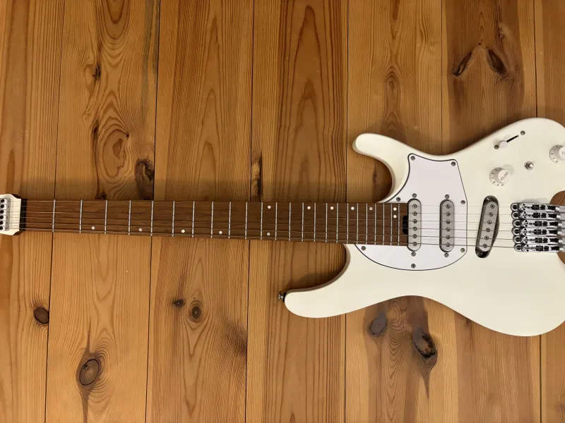 Ibanez ICHI10 Guitarra eléctrica