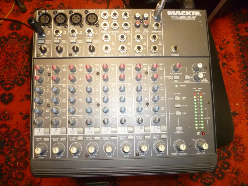Mackie 1202VLZ Mezclador