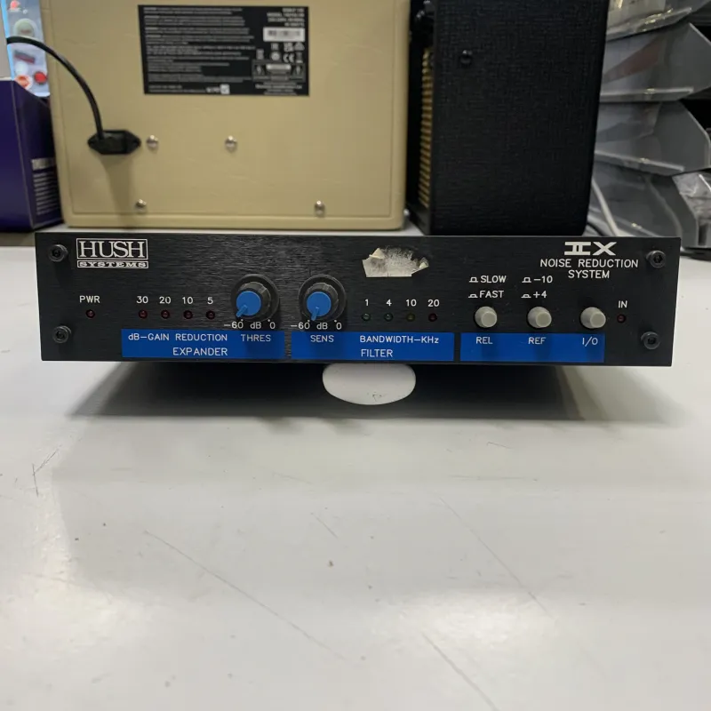 Rocktron ProRax Hush II X Noise Reduction Half Rack Pedál na redukciu šumu