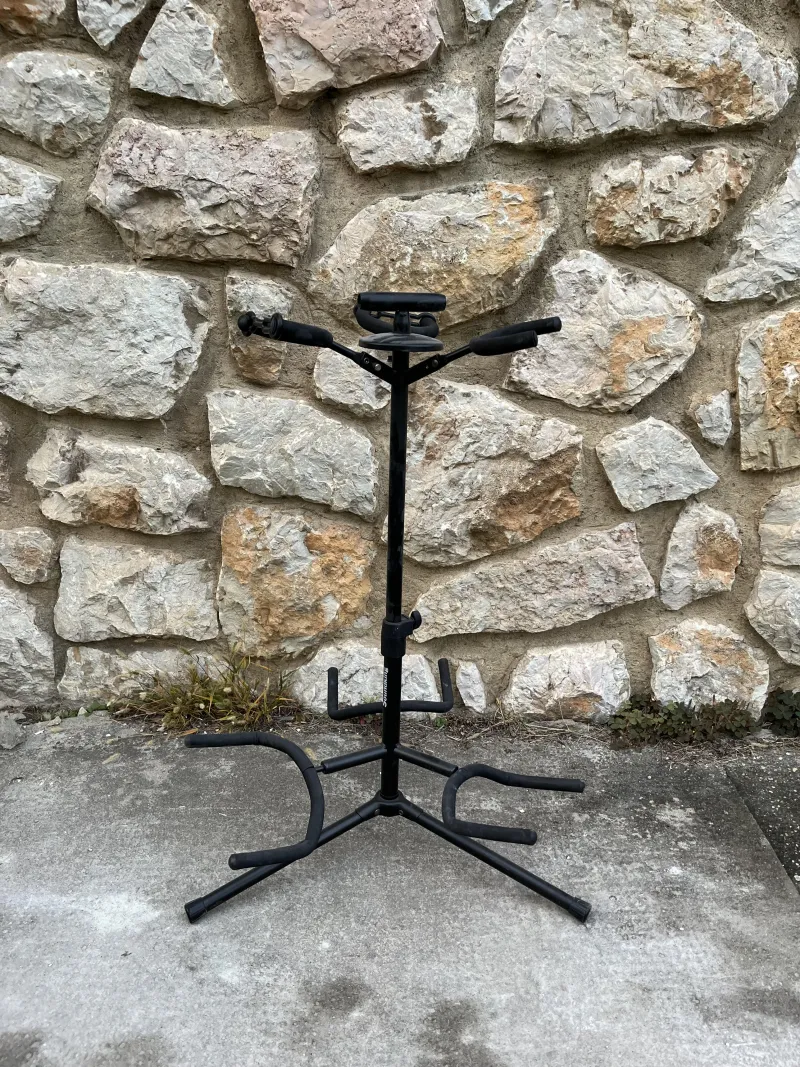 Soundking  Guitar stand