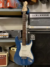 Cruiser By Crafter Stratocaster E-Gitarre [November 8, 2024, 2:44 pm]