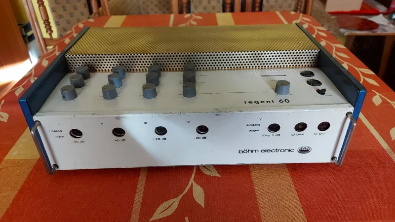 Böhm Regent 60 Cabezal de amplificador de guitarra