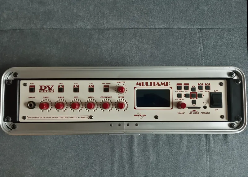 DV Mark Multiamp stereo Modelliergitarrenverstärker