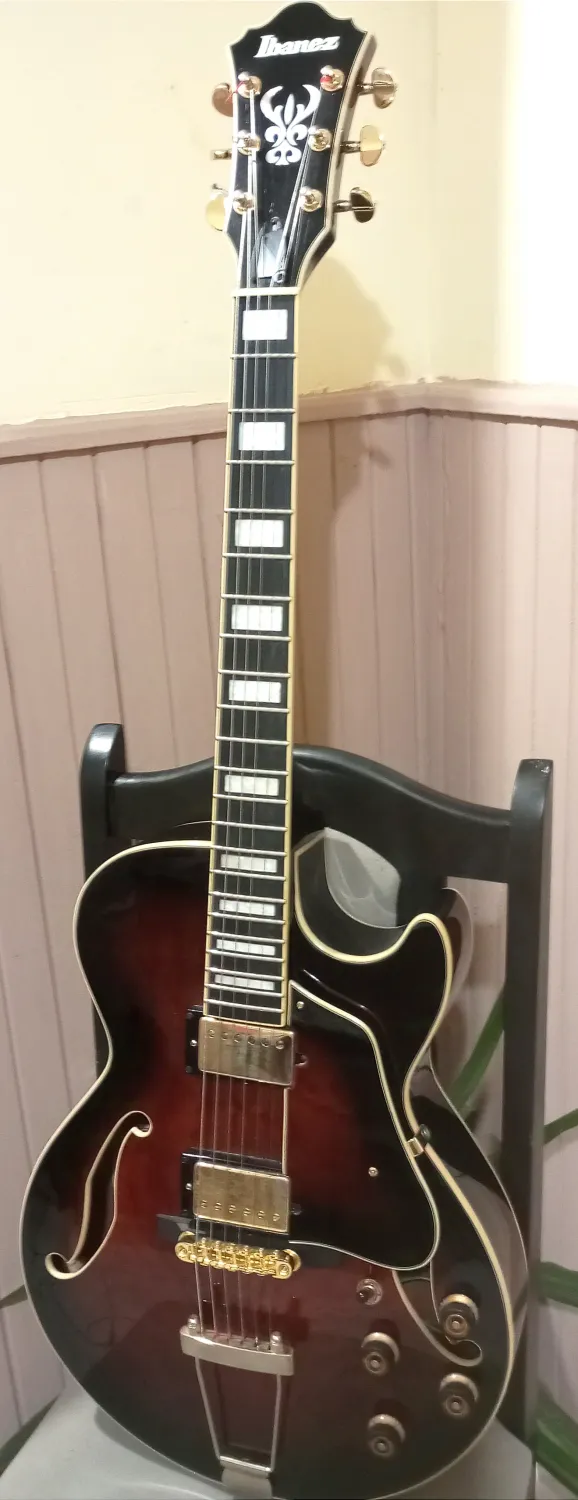 Ibanez AG Jazzgitarre