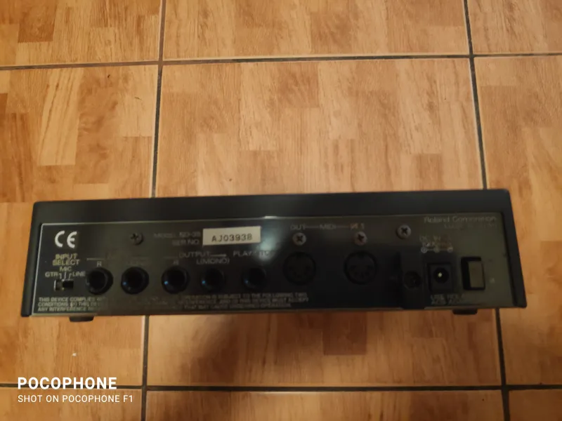 Roland SD-35 MIDI keyboard