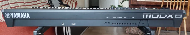YAMAHA Modx8 Piano syntetizátor