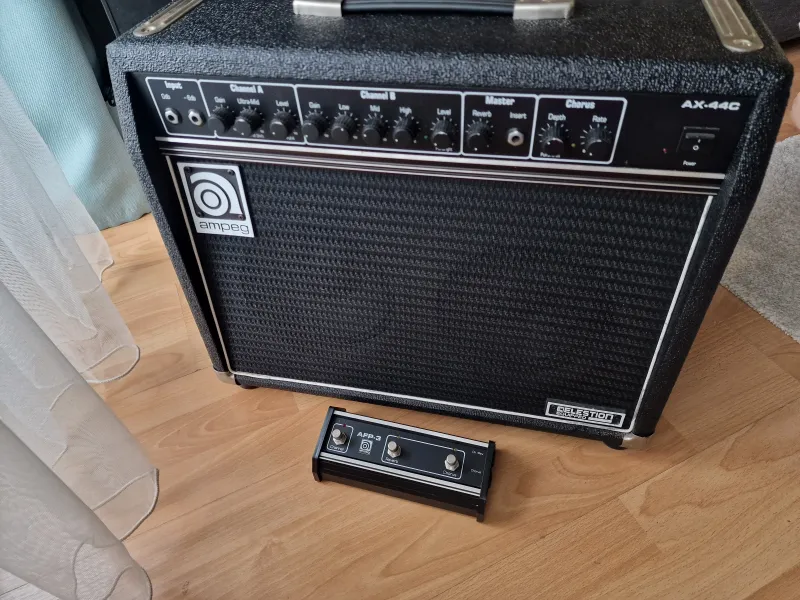 Ampeg AX 44C Gitárkombó