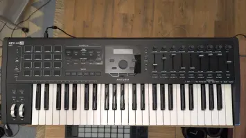 Arturia Keylab mkII 49 Black USB MIDI billentyűzet - csimpupu [2024.11.13. 13:54]