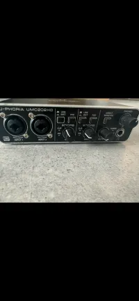 Behringer Uphoria