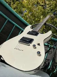 Schecter Omen 6