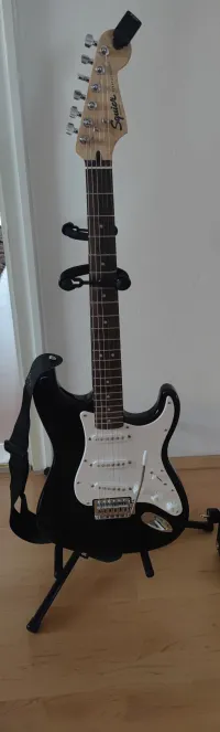 Squier Fender Squier Bullet Stratocaster Tremolo BLK