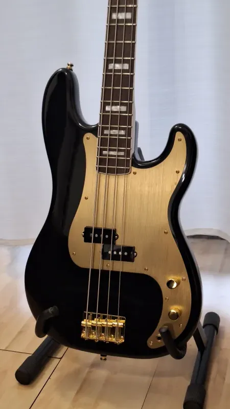 Squier 40th Anniversary P-bass Basszusgitár