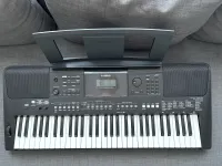 YAMAHA E463 keyboard