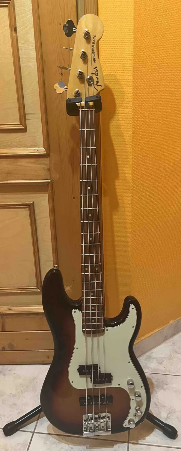 Fender Player Plus Precision Bass PF 3-Color Sunburst Basszusgitár