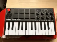 Akai MPK Mini MIDI Keyboard - SzJani [December 13, 2024, 9:44 am]