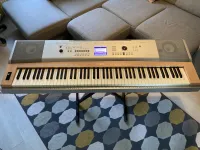 YAMAHA DGX 620