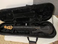 Music Man DarkRay 4H Obsidian Black Bass guitar - Peter20001 [March 18, 2025, 7:01 pm]