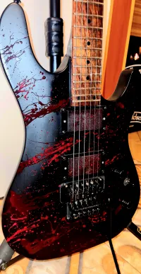 Cort Evl K-2 Bloody