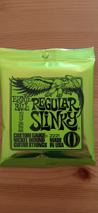 Ernie Ball 2221 Regular Slinky 10-46 gitár húrkészlet