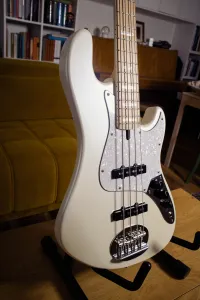 Lakland Darryl Jones 4 Bass Gitarre [February 13, 2025, 10:07 am]