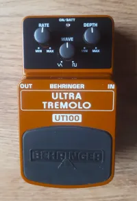 Behringer UT100