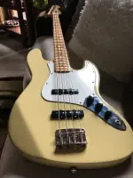 Fender Player Jazz Bass MN buttercream