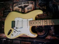 Fender Stratocaster Buttercream Mexico Elektromos gitár - Petrucci [Tegnap, 16:18]