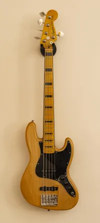 Squier CV Jazz Bass V