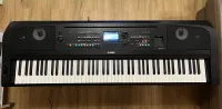 YAMAHA DGX-670